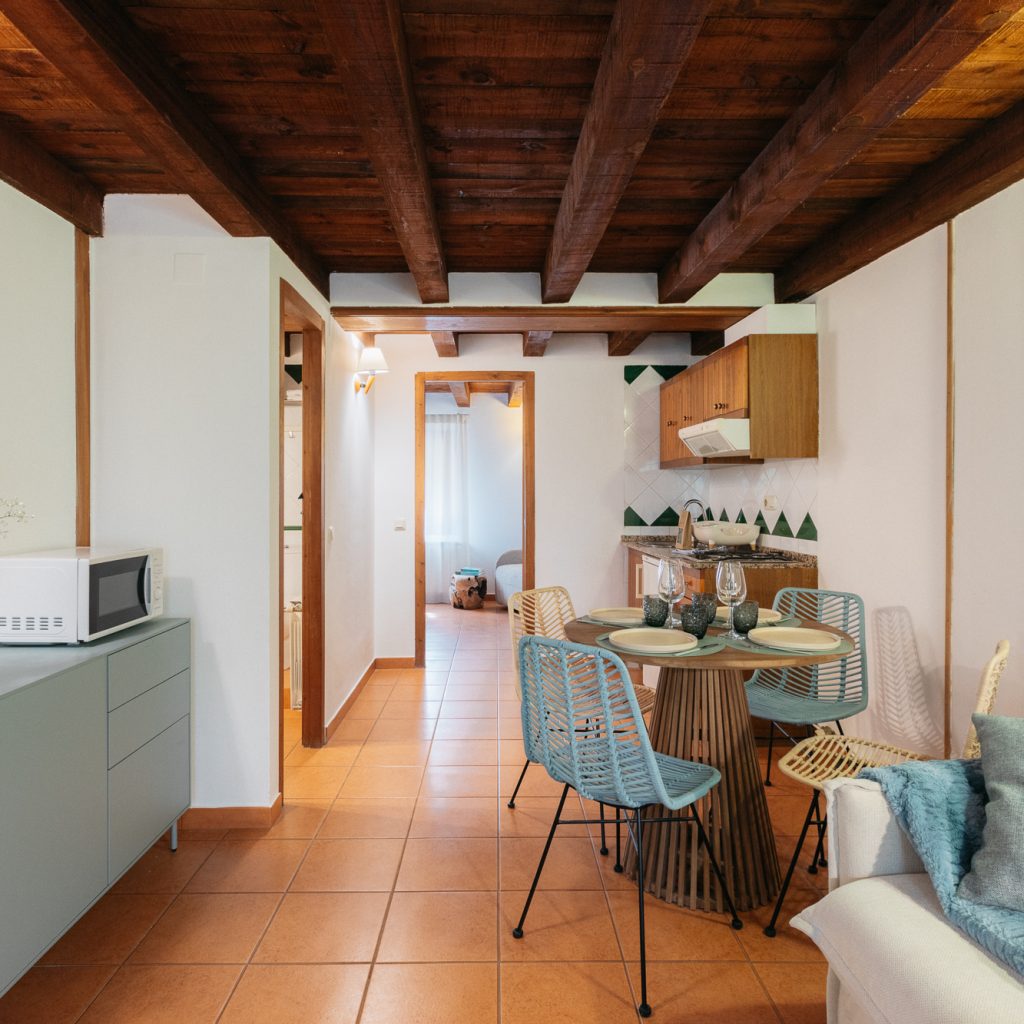 Apt 2 (2)