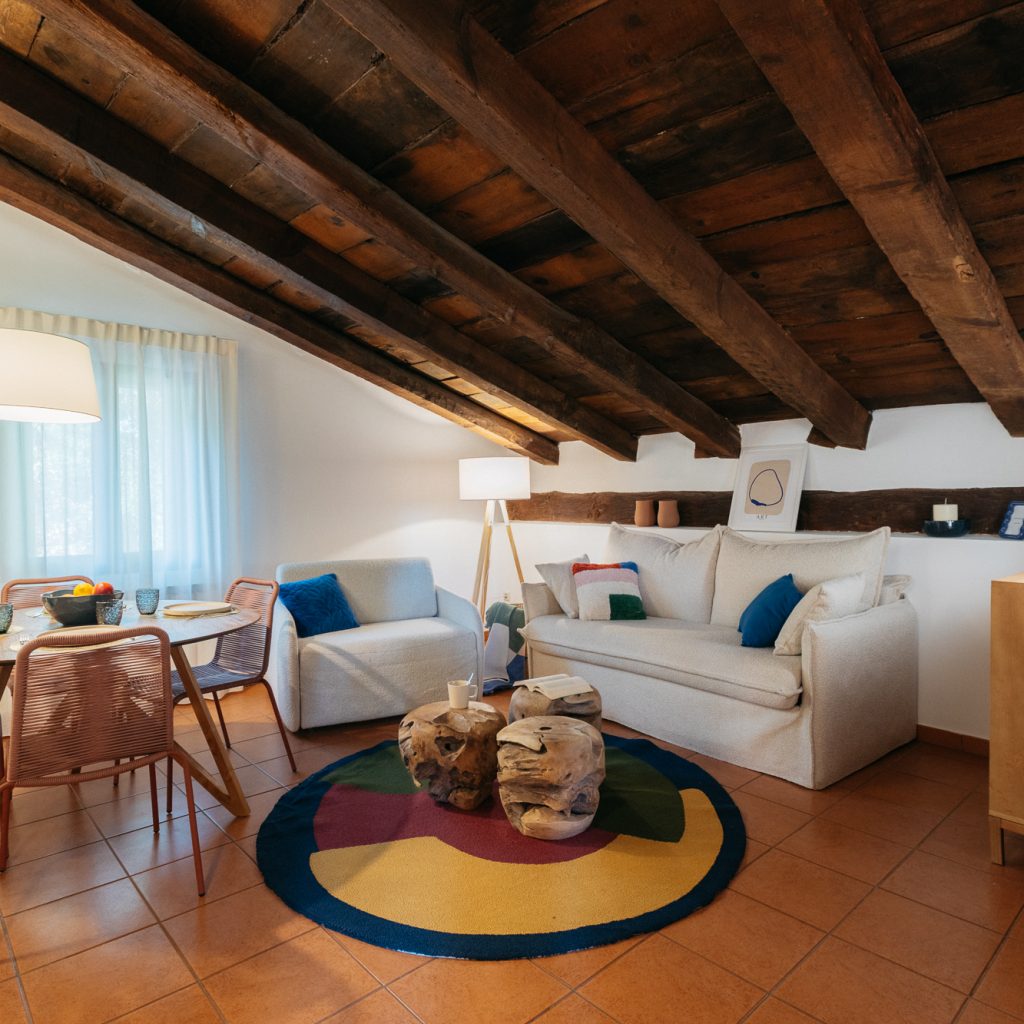 Apt 6 (2)